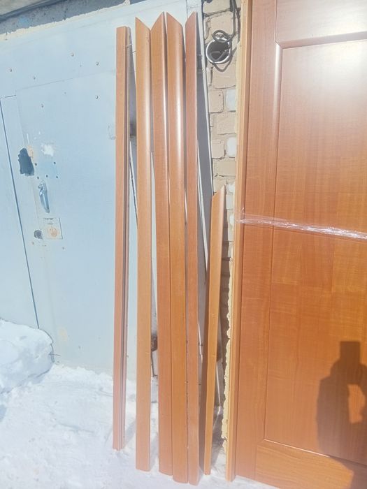 Дверь деревянная 2 шт