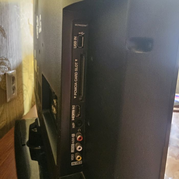 телевизор LG 32( 80см)