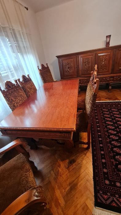 Mobila rustică masivă