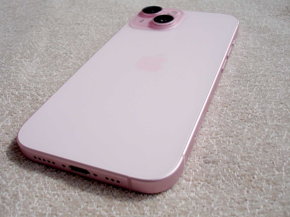 Смартфон iPhone 15, A3090