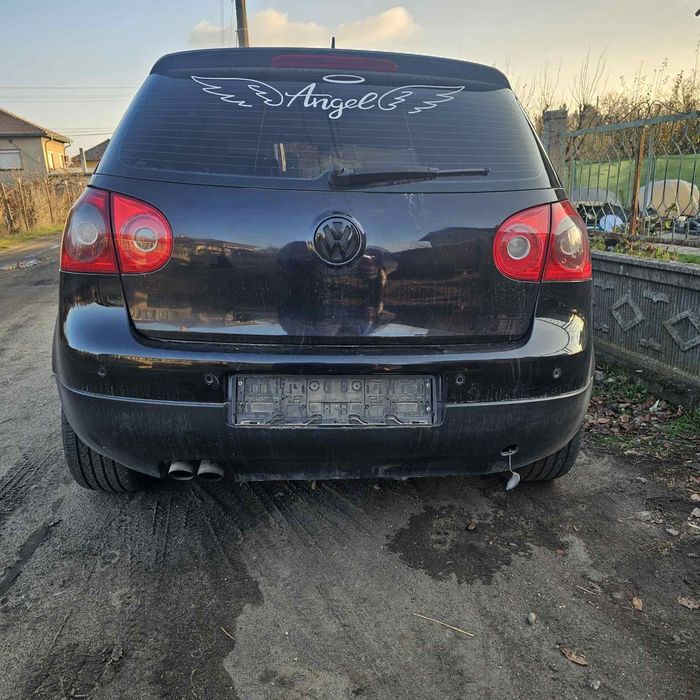 Продавам Голф 5  2.0tdi 140кс 4х4
както и още около 15 Голфа на ЧАСТИ