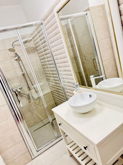 Închiriez apartament spațios cu 3 camere și 2 băi + Loc de Parcare Inclus Disponibil Imediat - View 6
