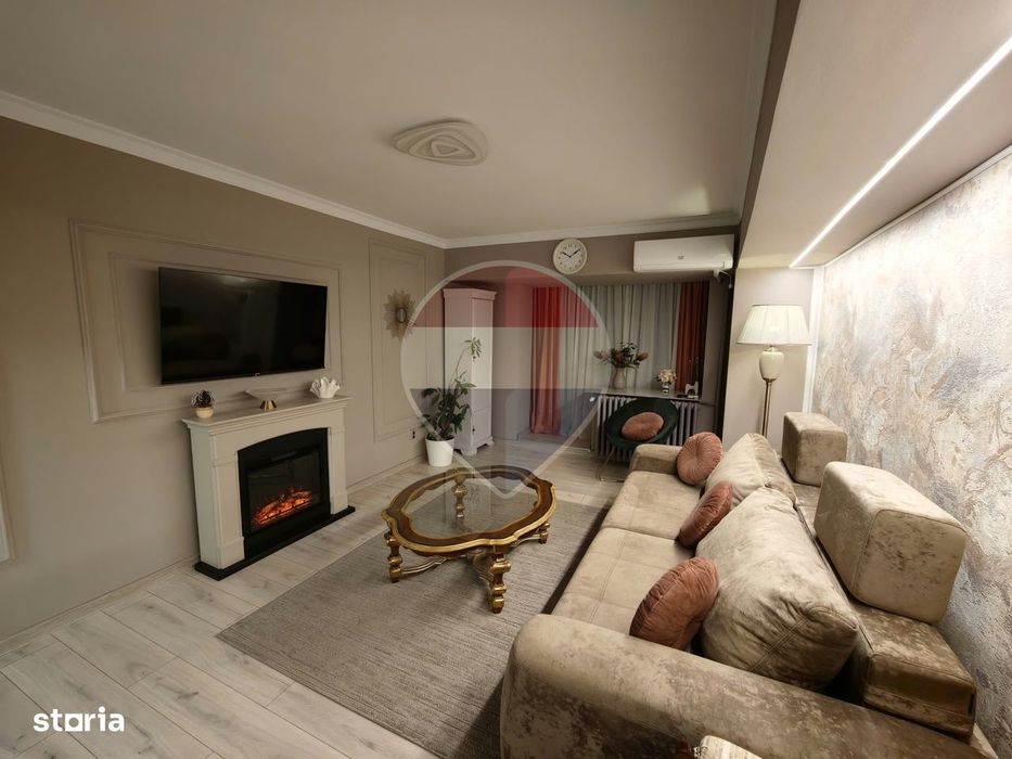 DE INCHIRIAT Apartament cu 3 camere în zona P-ta Alba Iulia