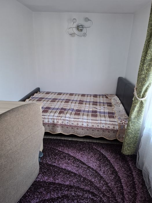 Închiriez casă 3 camere