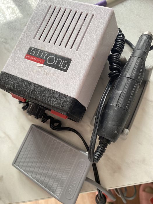 Лампа , аппарат для маникюра