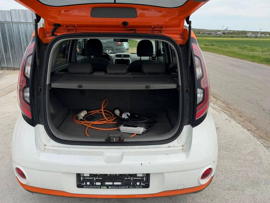 Kia Soul EV 2019 109 конски сили (81.4 kW).