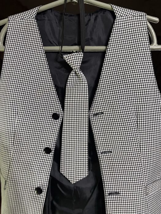 Жилетка на мальчика 7-8лет