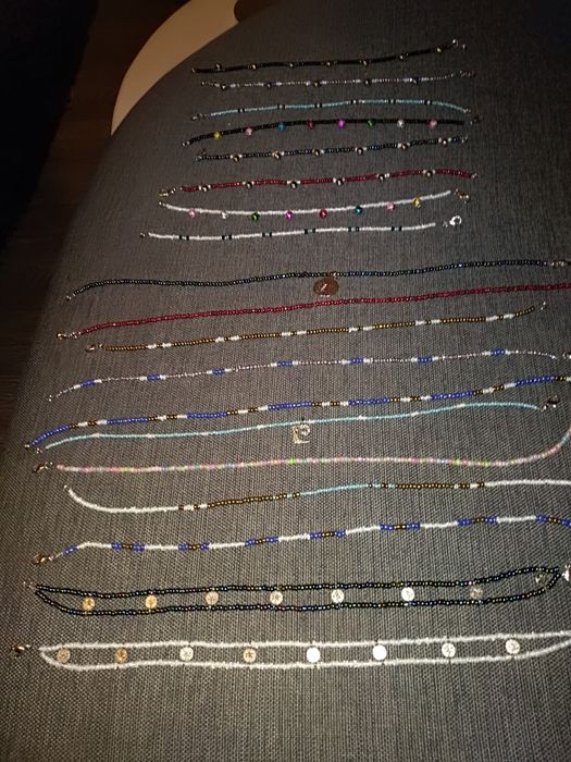 Гривни за крак и гердани за врата