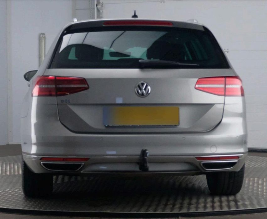 Volkswagen urgent Passat GTE plugin electric  hybrid