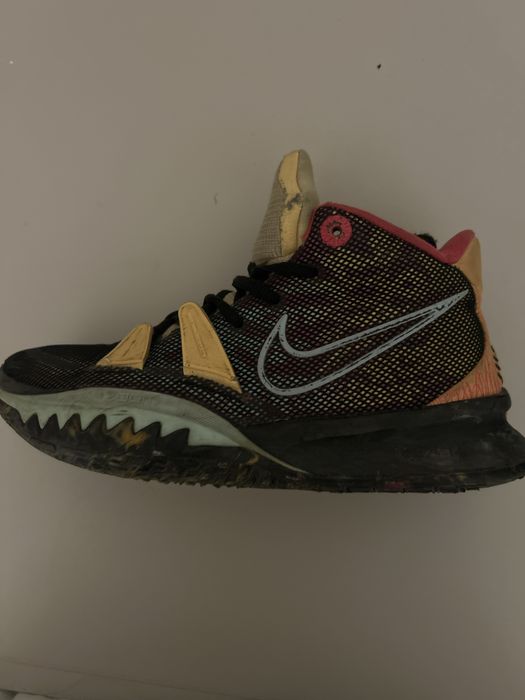 продаю кроссовки Kyrie Irving 7