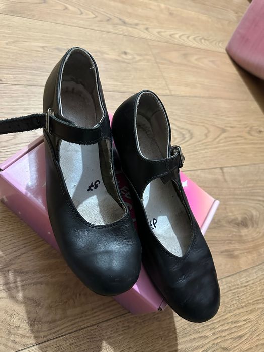 Обувки - дамски скърпини