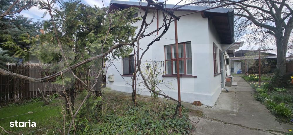 Casa cu 3 camere, curte verde si spatioasa