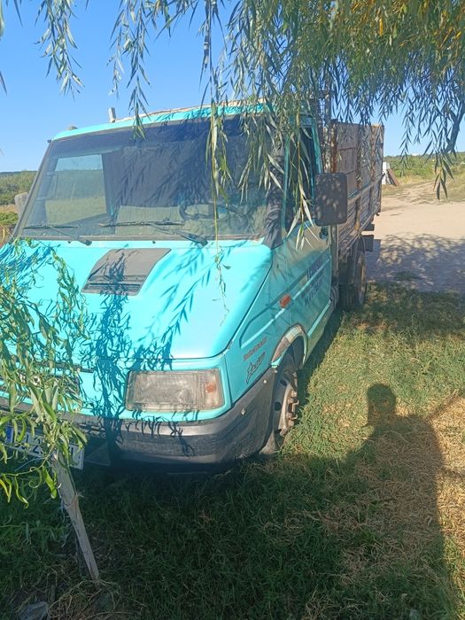 Iveco 25din 1998 basculabil pe trei părți.
