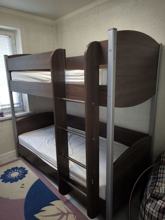 Двухъярусная кровать