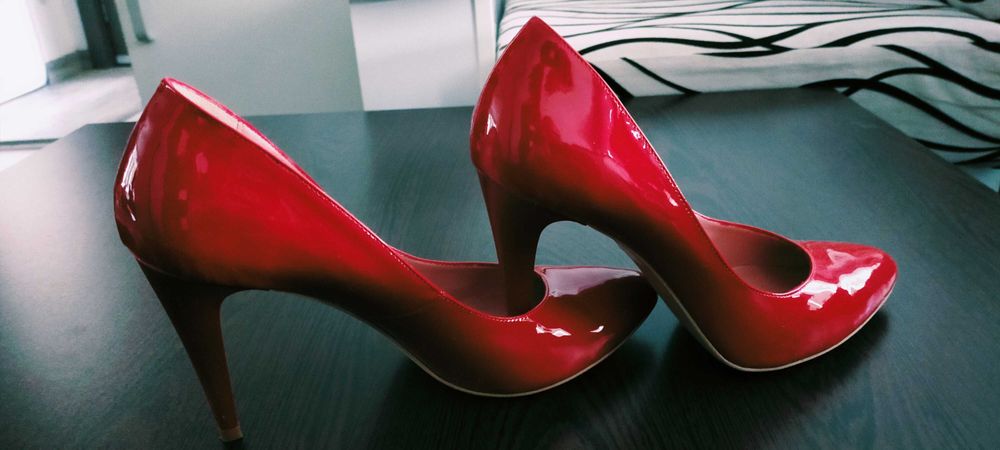 Pantofi dama, culoare-roșu, piele lăcuită exterior, piele interior