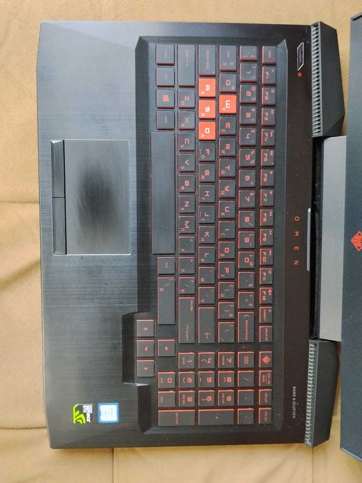 HP OMEN i7-7700HQ/Nvidia GTX 1050 Ti 4GB/16GB RAM/SSD 256GB+1TB HDD