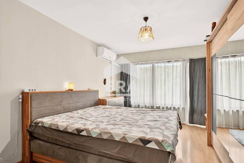 Продава се Тристаен апартамент в Варна, Аспарухово - 81 кв.м за 2062 €/кв.м - Снимка #9