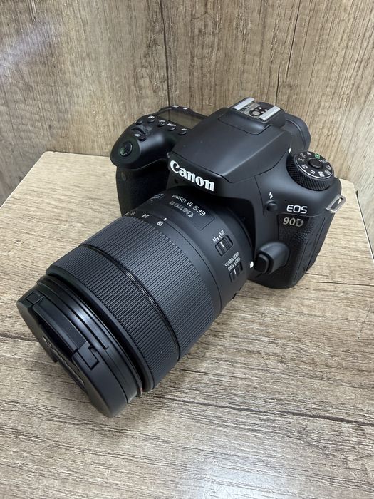 Canon 90D 18-135mm USM nano 4K