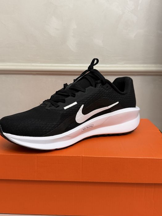 Кроссовки Nike оригинал 41-42