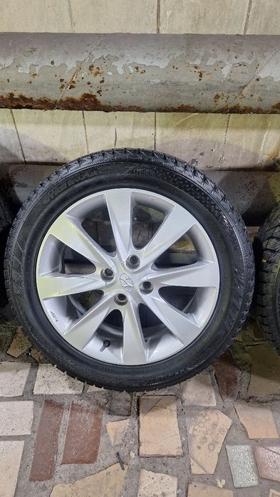 Зимние шины,диски Hyundai accent