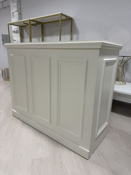 Ресепшн в бутики или салоны красоты