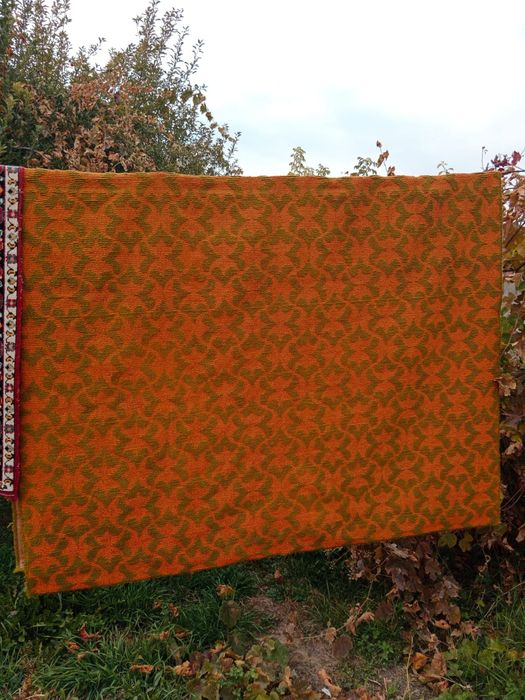 Продам ковры в хорошем состоянии