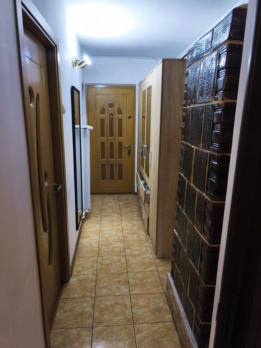 Vând apartament Petrila