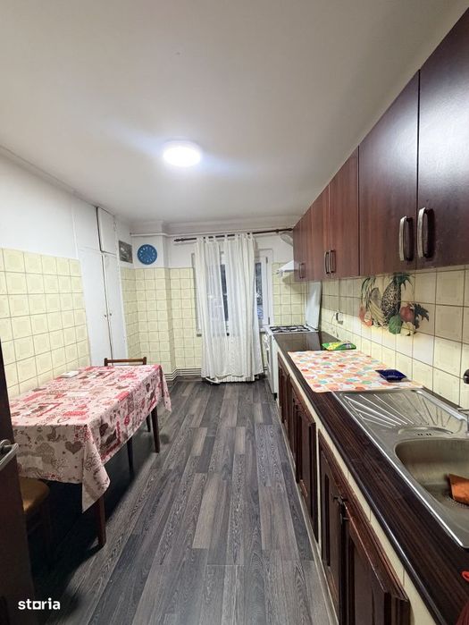Apartament 4 camere decomandat, 98 mp, zona 1 Mai - Parcul Romanescu