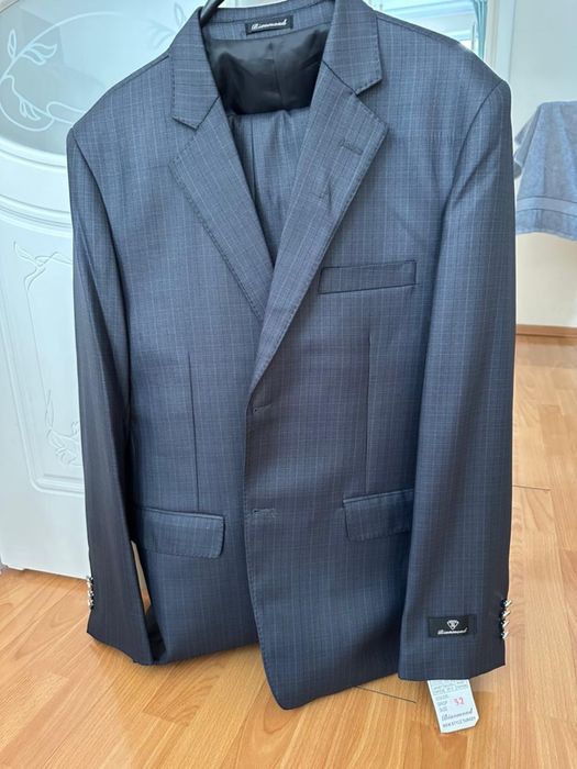 Продам мужской костюм