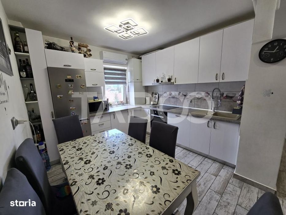 Apartament 3 camere mobilat 2 bai balcon pivnita Mihai Viteazul Sibiu