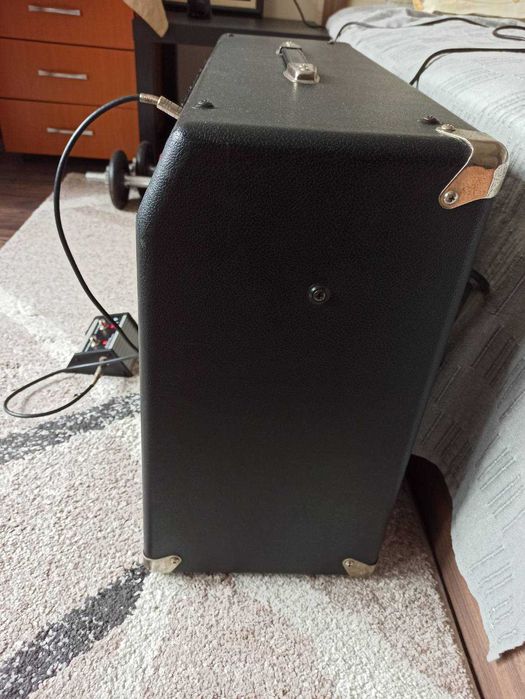 Fender Frontman FM212R  - китарно комбо - 100w