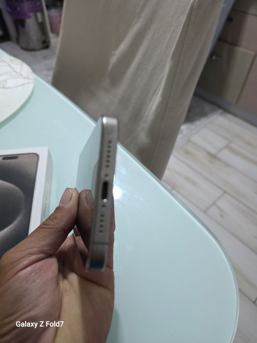 Se vinde iphone 15 pro max 256gb