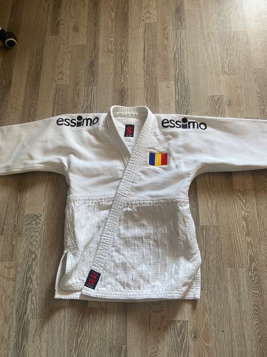 Vând Kimono Judo Adidas şi Essimo