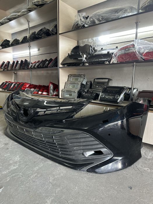 Решетка и бампер оригинал Тойота Камри 70