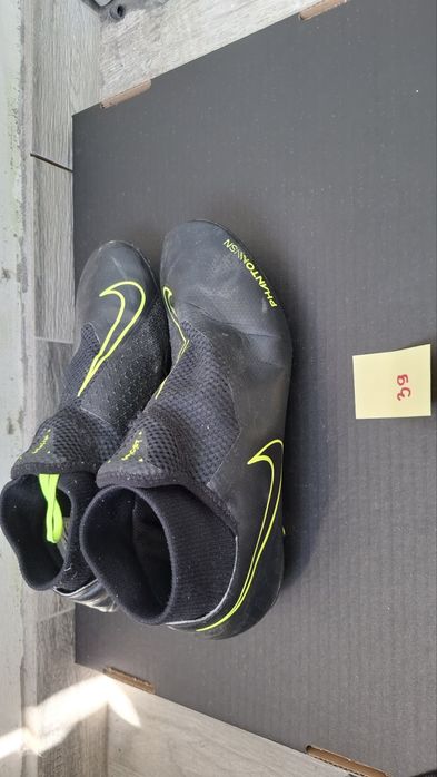 Детски спортни маратонки Nike