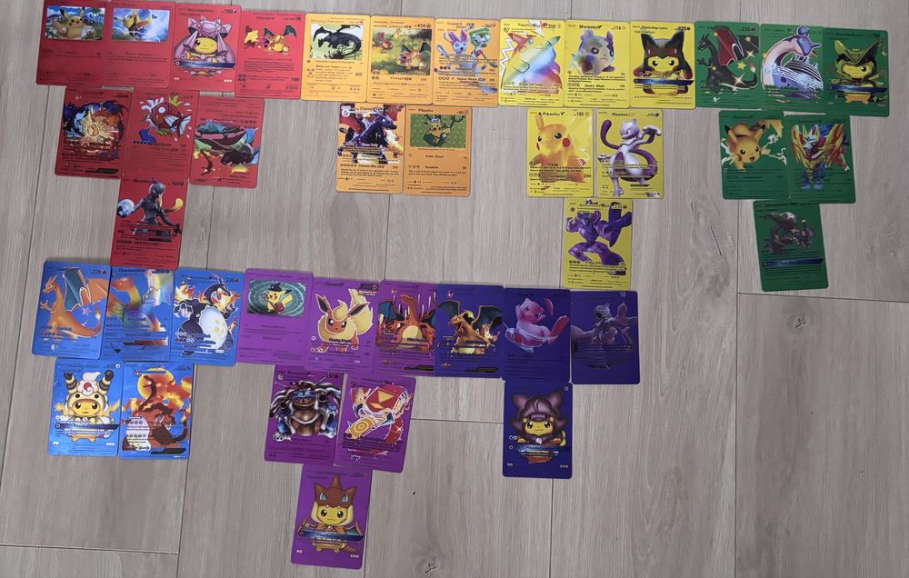 Carti pokemon + album + 2 carti speciale in jur de 300 de carti