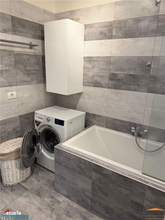 Inchiriez apart 3 camere-2 bai, parcare Inclusa