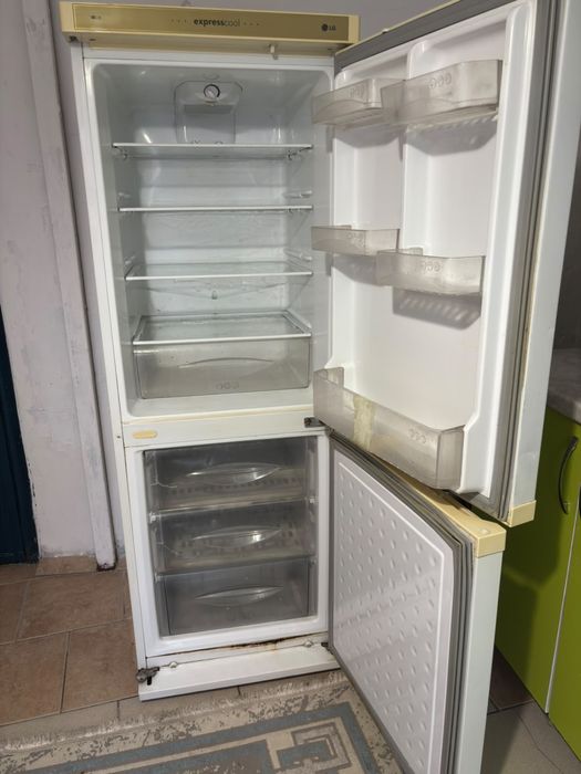 Продам  холодильник