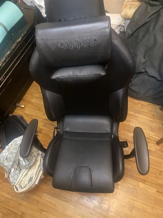 Игровое компьютерное кресло Gamdias