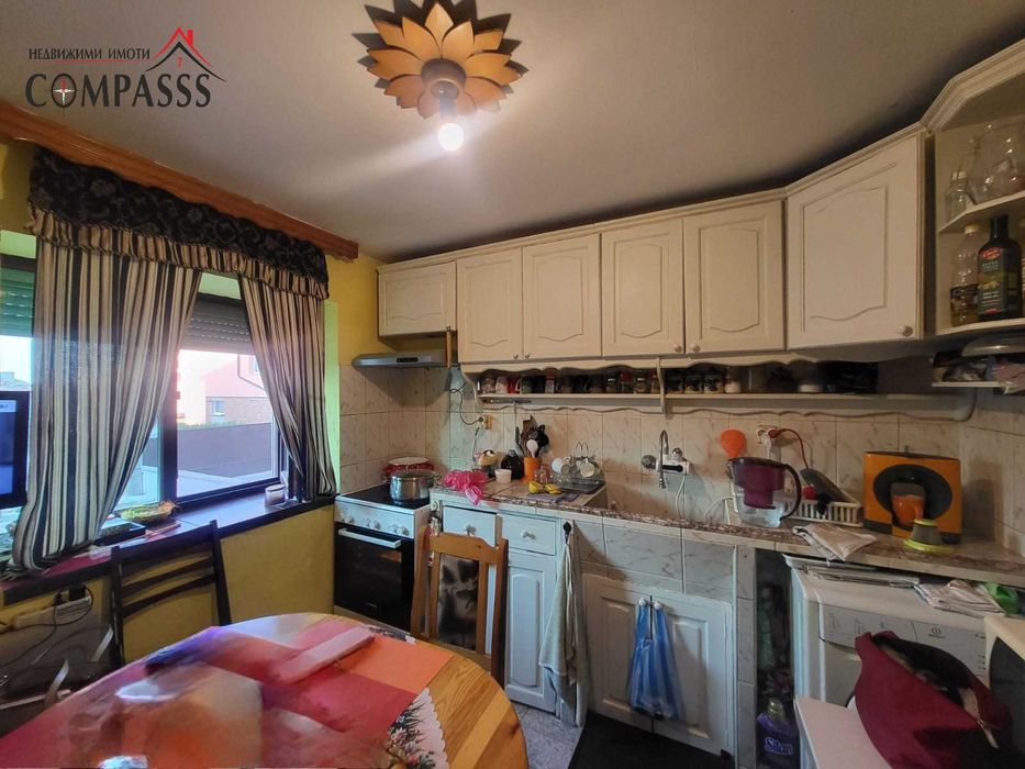 Гр. Добрич, ПИНЕТА-Хуманитарна гимназия, етаж от къща  – 127000лв!