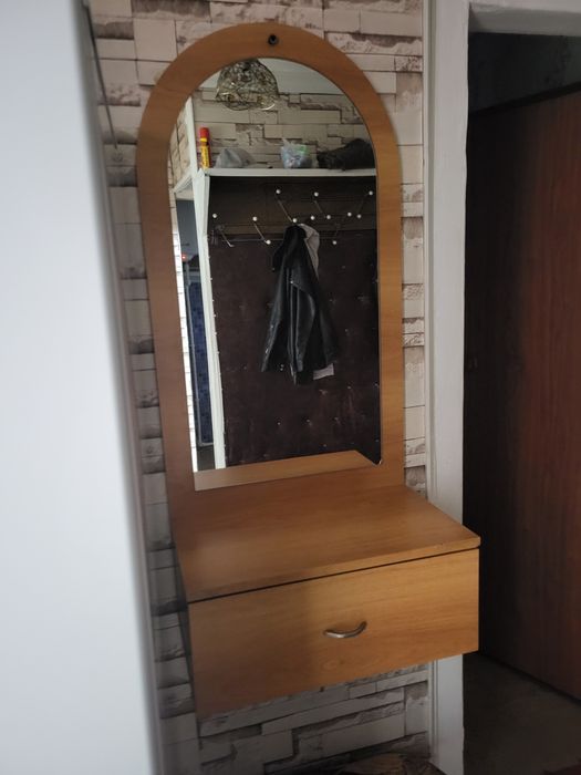 Зеркало в прихожую