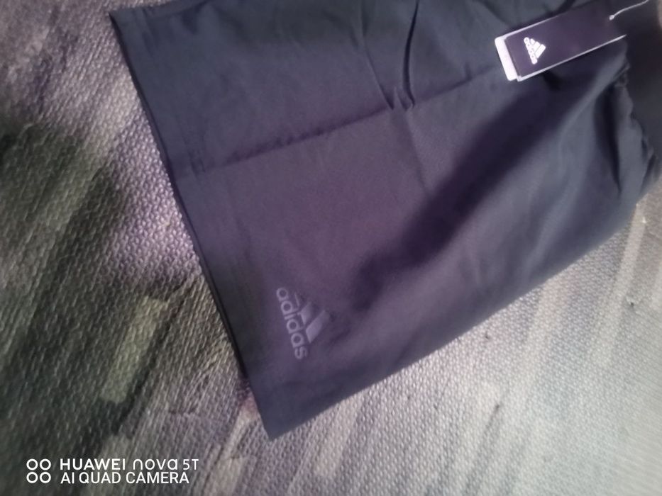 Sort adidas. Mărime L. Original 100%