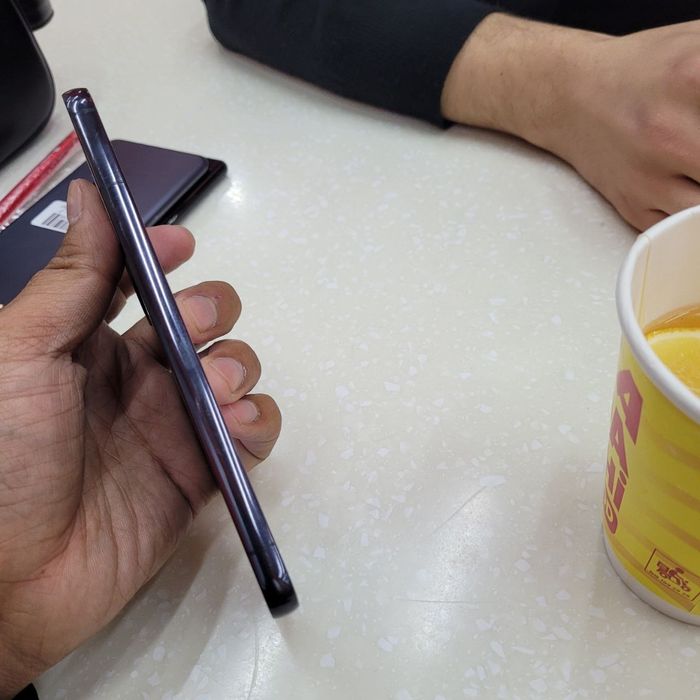 Samsung S22 Plus 5G Xotirasi 256GB