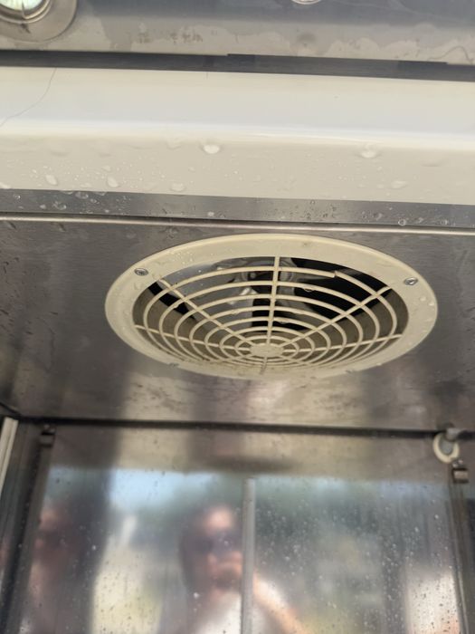 професионален хладилник Gram 215см