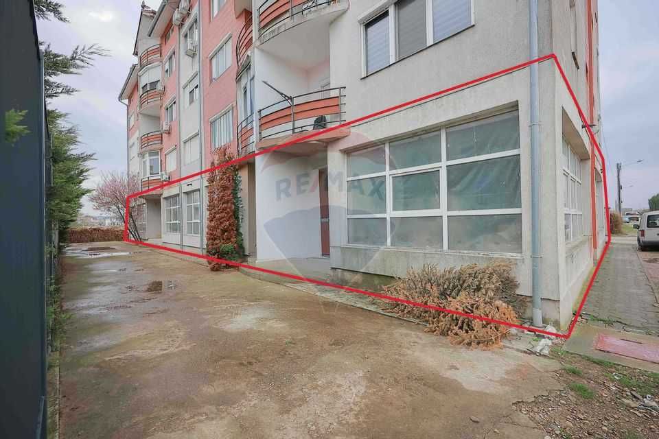 Spațiu comercial 498 mp de vânzare, str. Petru Maior, Sânmartin