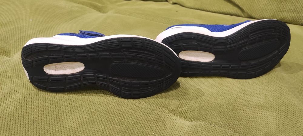 Обувки Champion и маратонки Adidas за деца 31 номер цената е за двата