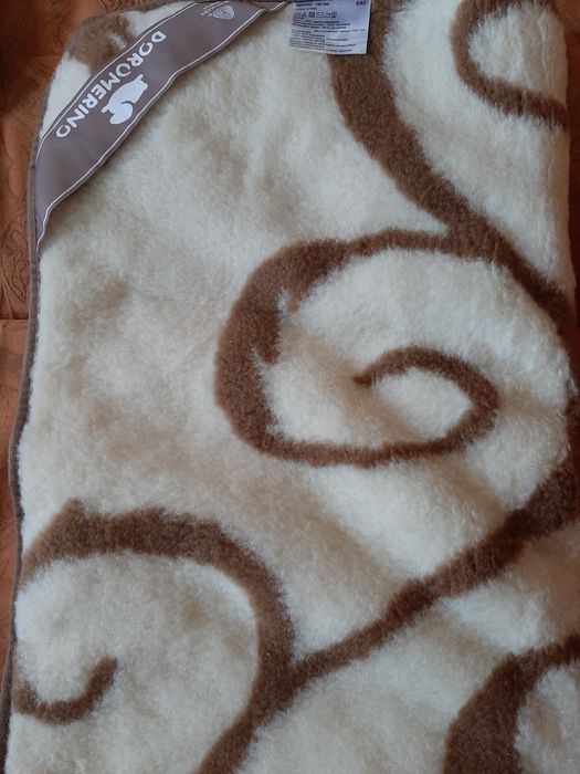 Продам  новое одеяло.