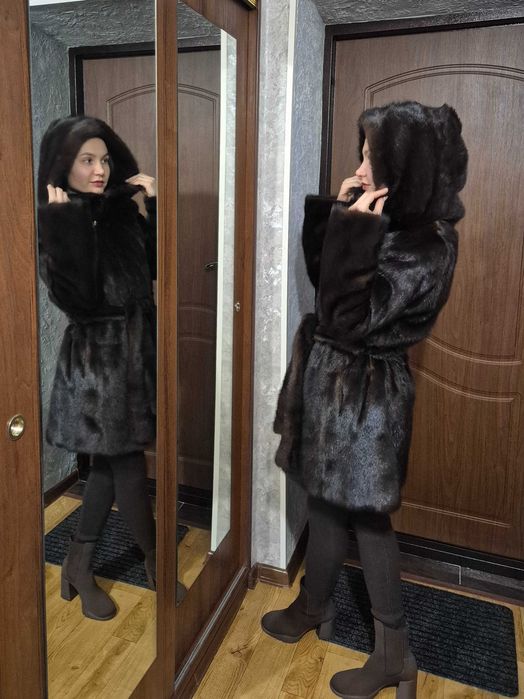 Норковая шуба с капюшоном