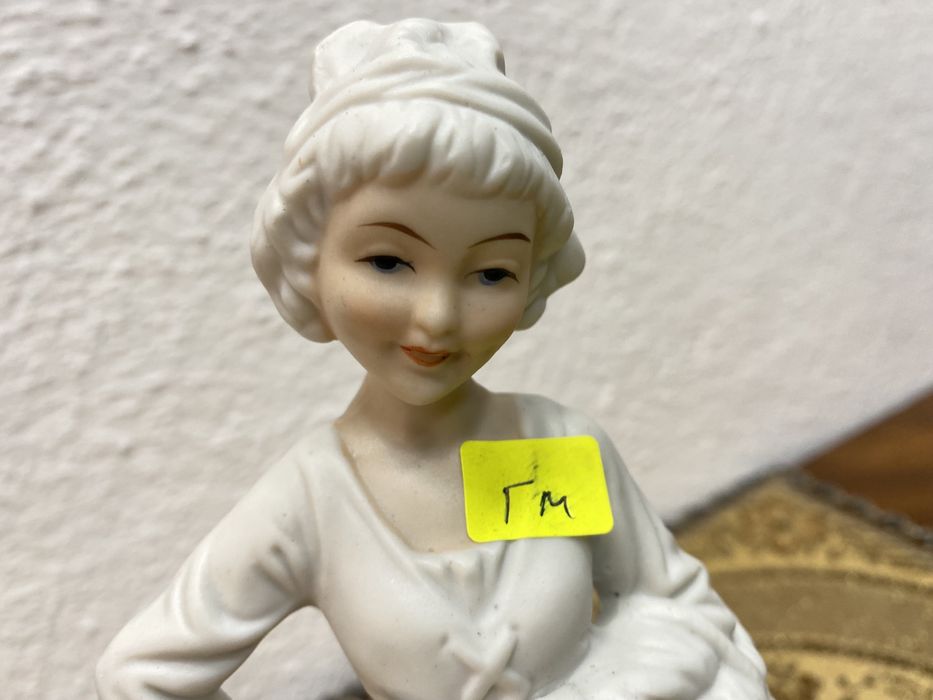 Немска порцеланова фигура