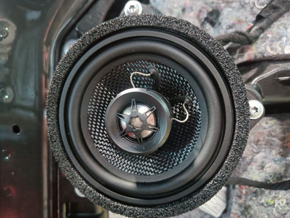 Montez subwoofere, difuzoare, amplificatoare, navigatii, insonorizari